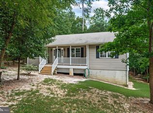 349 Timberland Dr, Montross, VA 22520