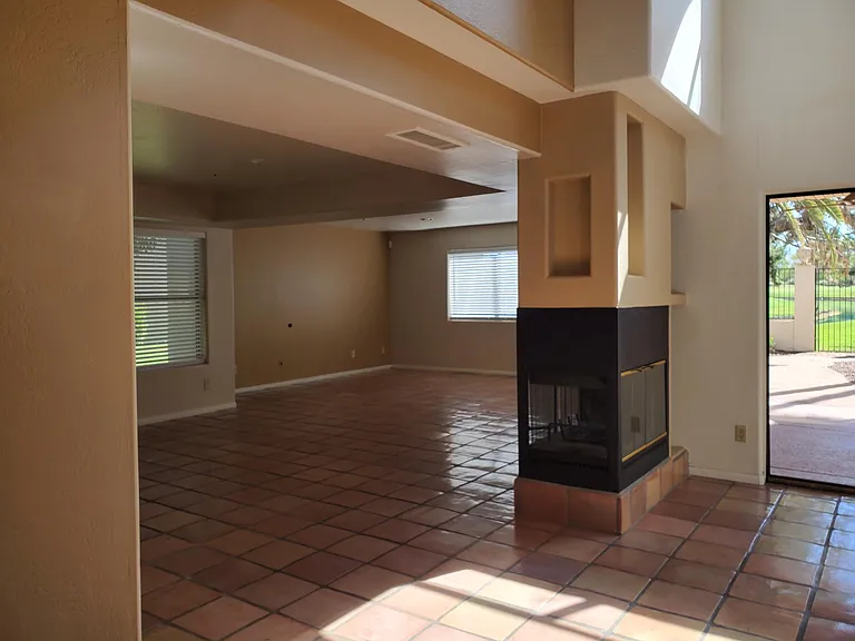 7814 E Clinton St — Photo 12