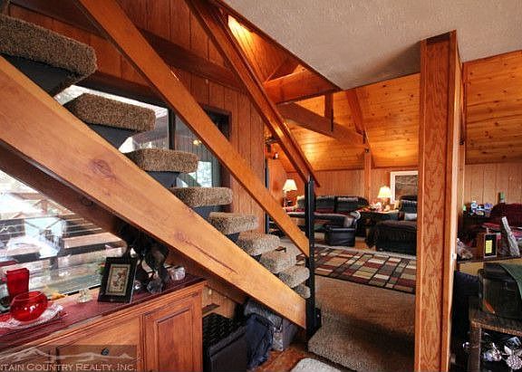 3rd image of 210 Brentwood Dr