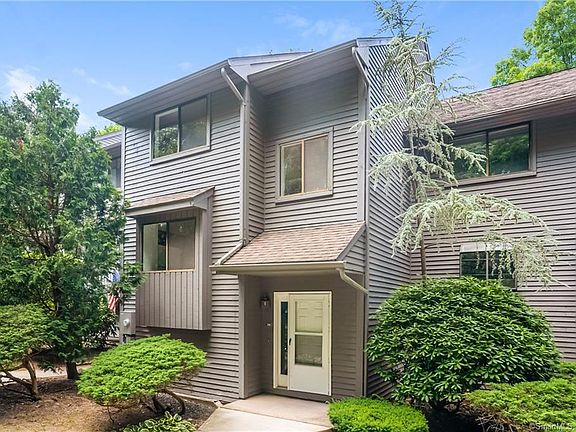 2nd image of 306 Conestoga Way #306