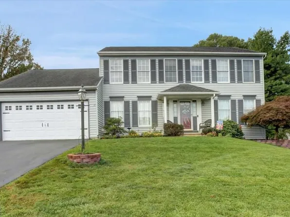 7 Ash Dr, Mechanicsburg, PA 17050