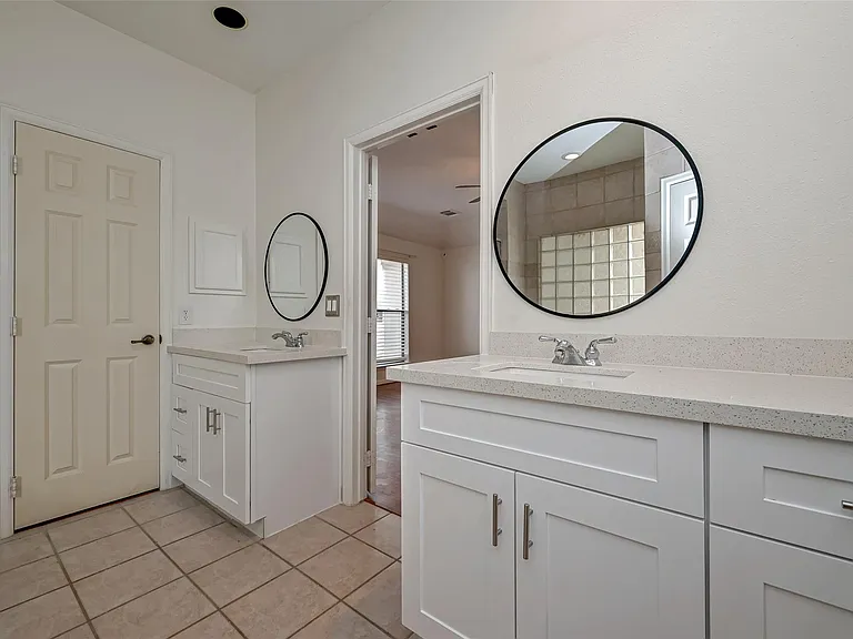 5410 Rose St — Photo 33