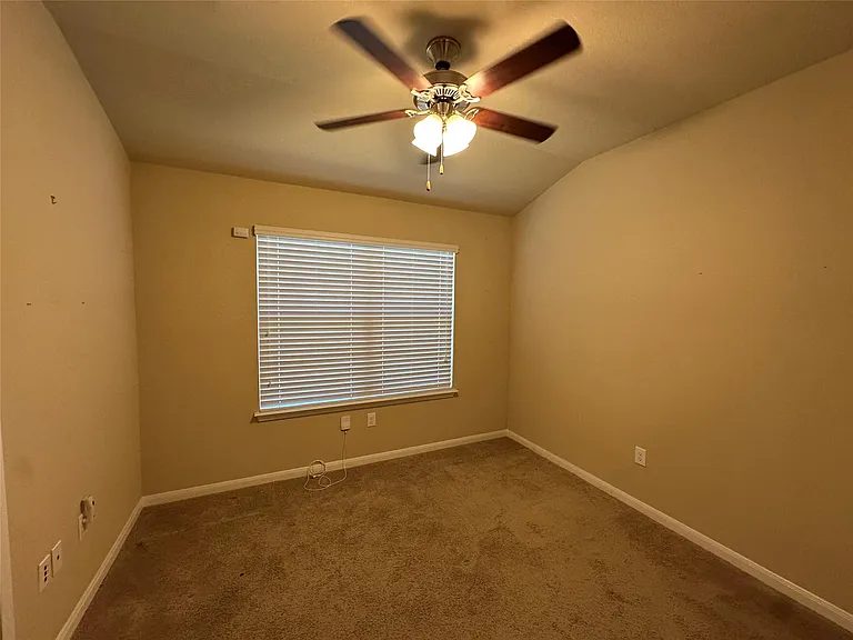 1919 Mexia Dr — Photo 7