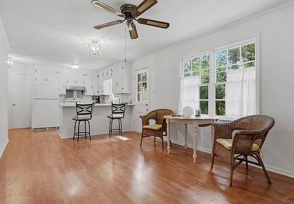 3rd image of 2717 Elton St