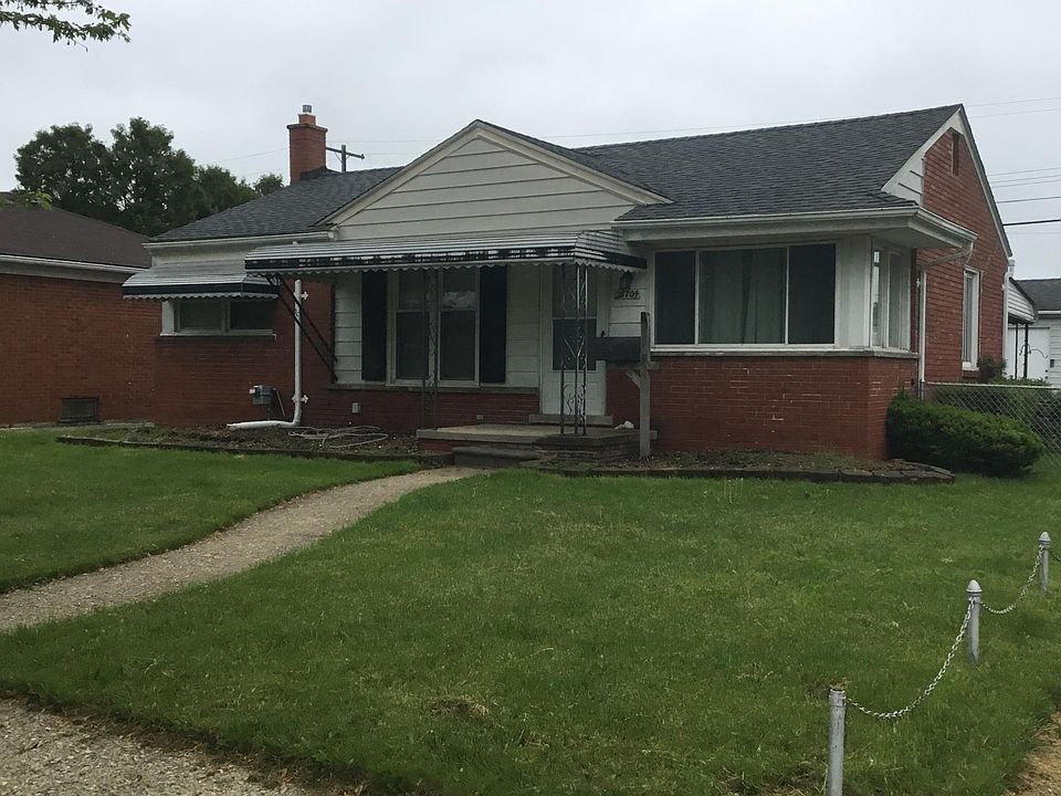 1st image of 28704 Fountain St