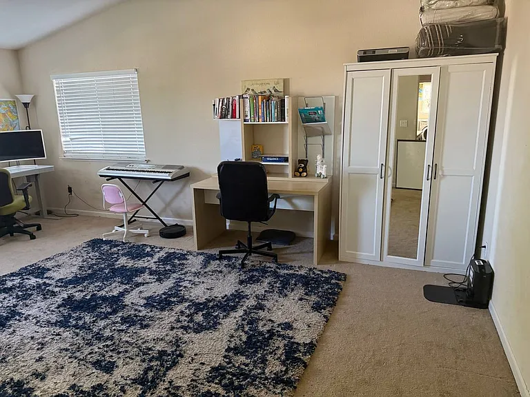 274 Altadena Cir — Photo 32