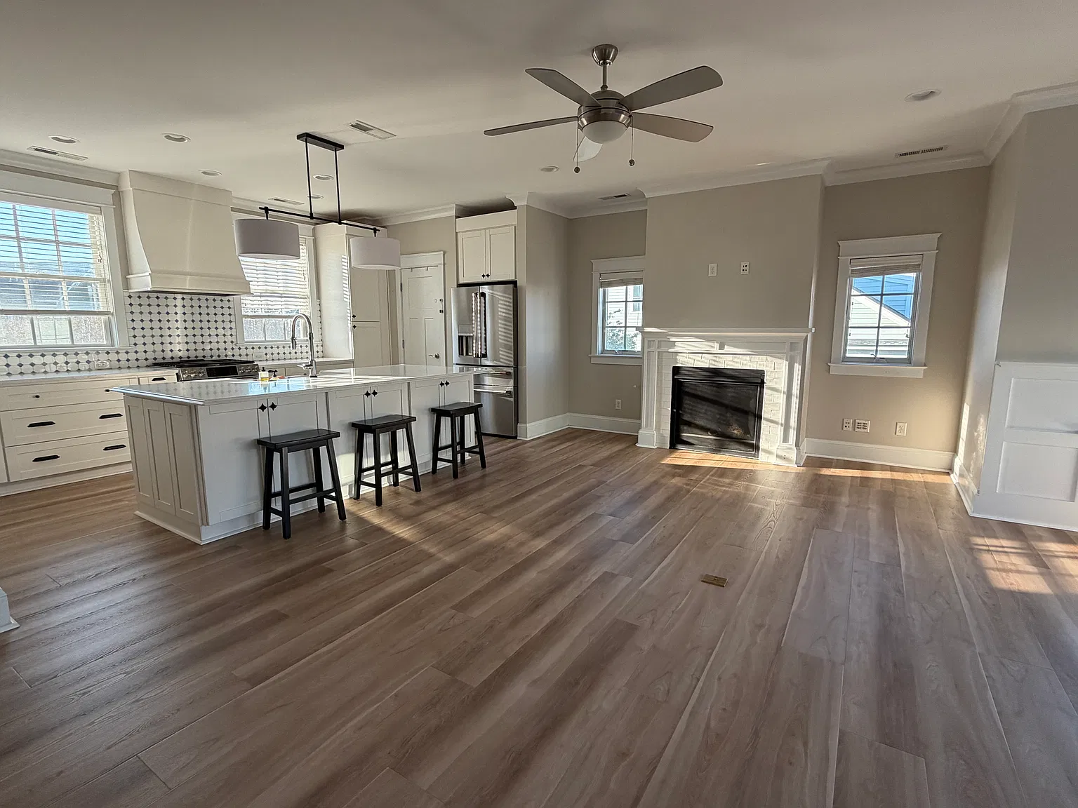 2 bed, 2.5 bath, 1600 sqft, $3,800 — Photo 4