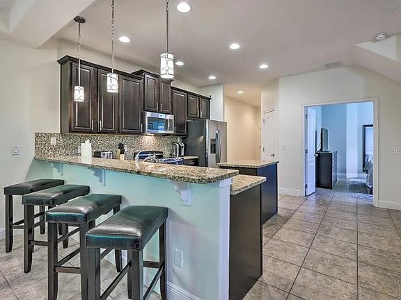 5th image of 8147 Roseville Blvd