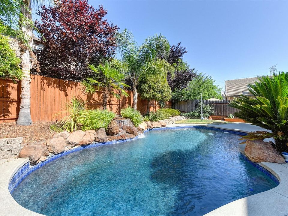 1st image of 1665 Bottlebrush Cir