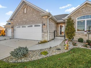 2331 Waterford Cir W, Schererville, IN 46375