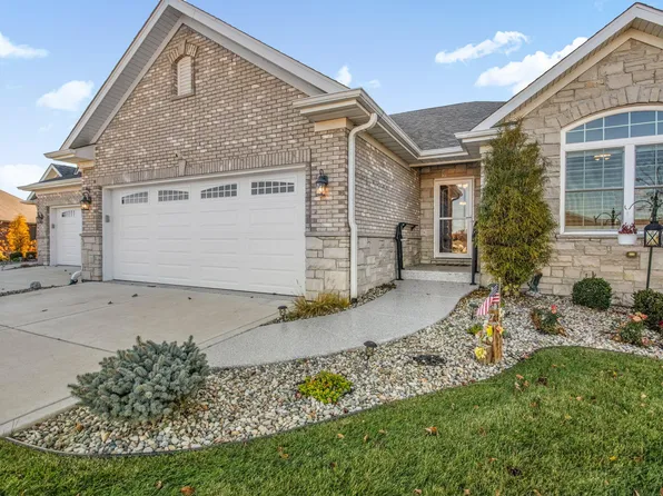 2331 Waterford Cir W, Schererville, IN 46375