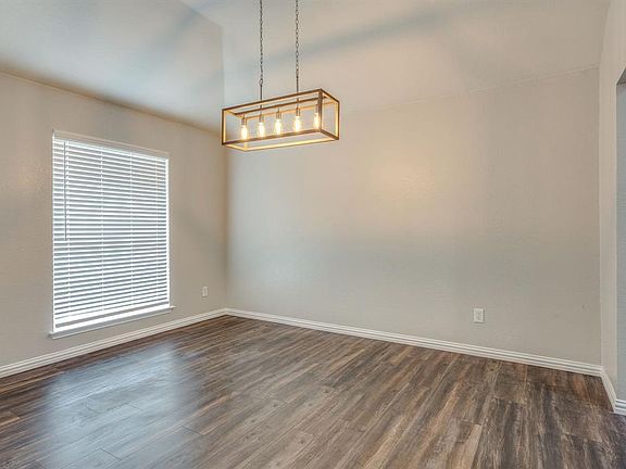 4th image of 438 Beard Dr