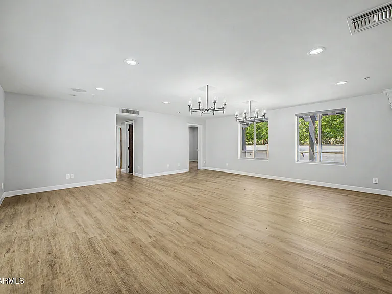 2311 E Colter St — Photo 6