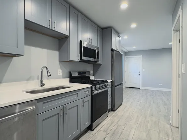 926 W 32nd Pl, Chicago, IL 60608