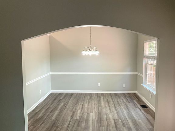 4th image of 501 N Timbergate Dr