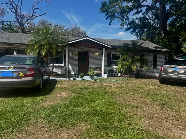 37741 Waverly Ave — Photo 1