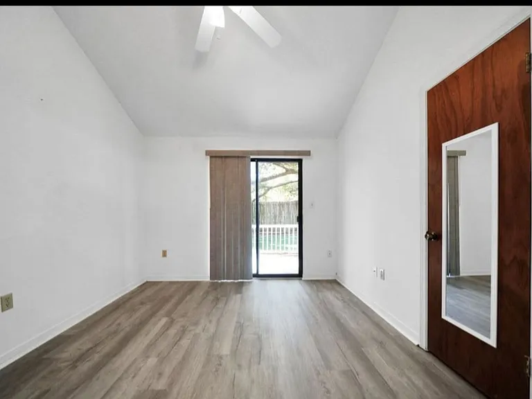 8 Viking Dr NW #C — Photo 7