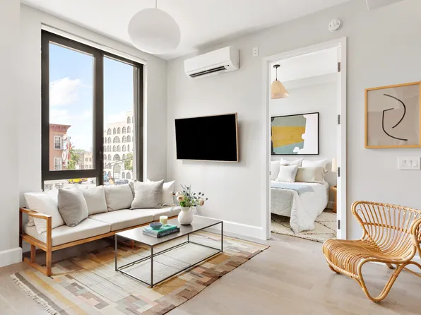 262 9th Street 308 image 3 of 13