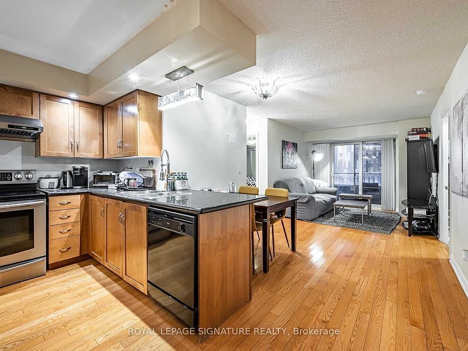 1st image of 250 Wellington St W #632