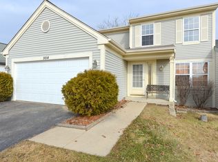 984 Fox Chase Dr, Round Lake Beach, IL