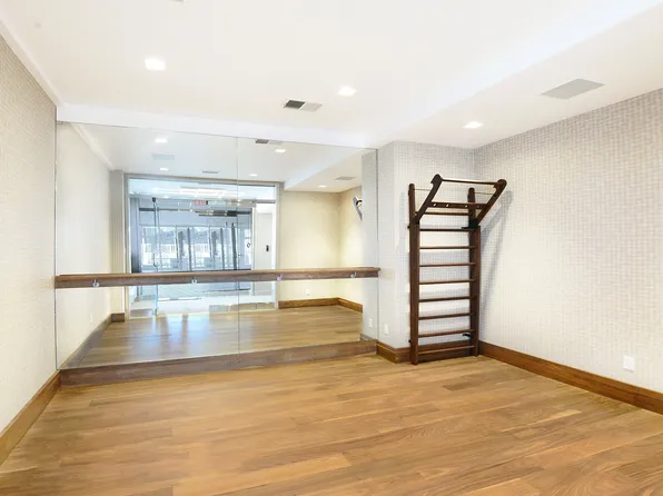 220 East 65th Street image 17 of 23