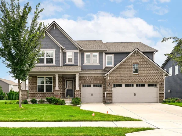 9904 Delmore Dr, Fishers, IN 46040