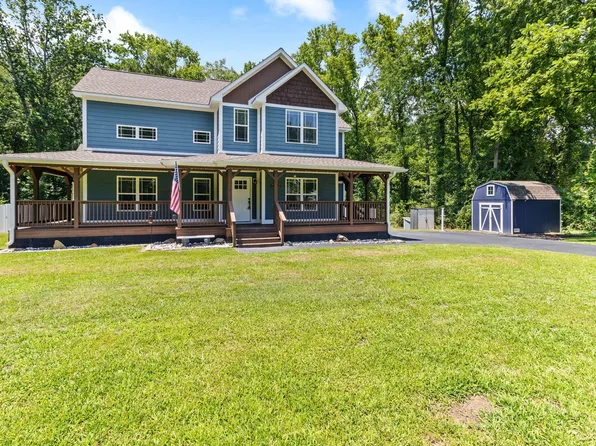 5232 Farmall Dr, Fayetteville, NC 28306