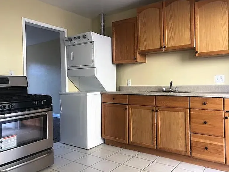 425 Garfield St #C — Photo 6