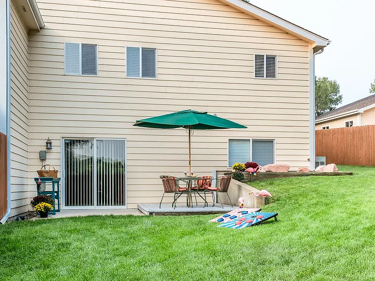 220 Acacia Dr — Photo 24