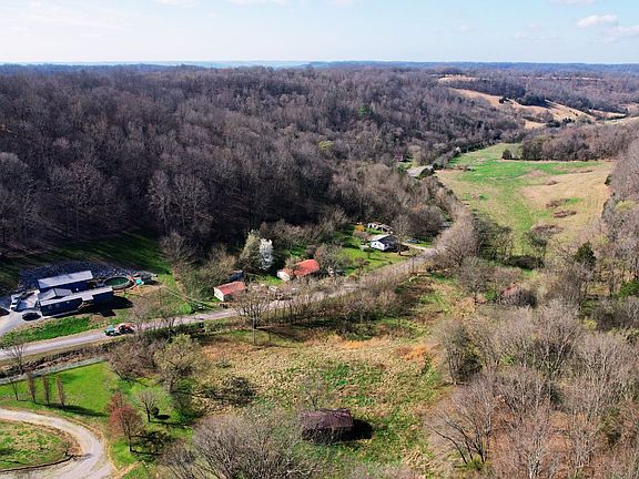 5th image of 126 Carpenter Rd