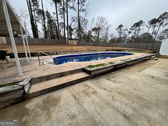 2nd image of 805 Mitchell Dr