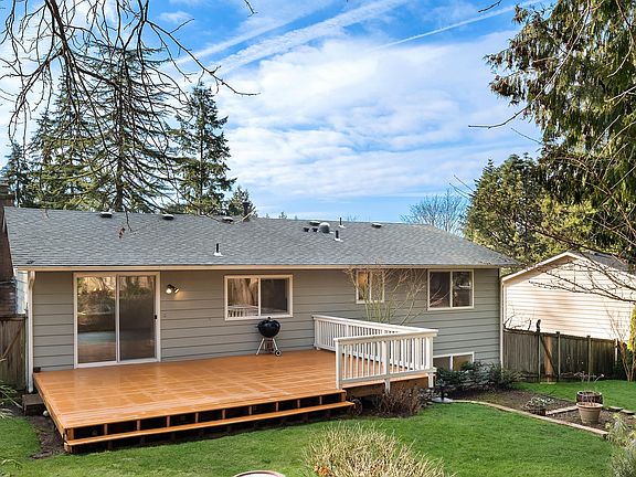 2nd image of 16734 NE 91st St