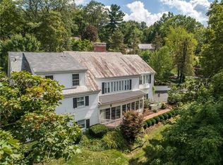 206 Warwick Dr, Pittsburgh, PA 15241