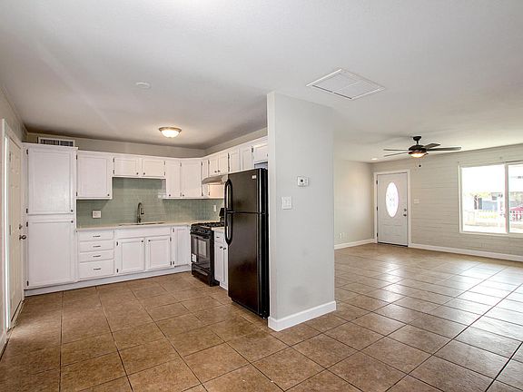 4th image of 4601 N 49th Dr