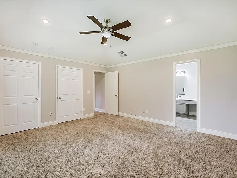 2315 Cunningham Dr — Photo 11