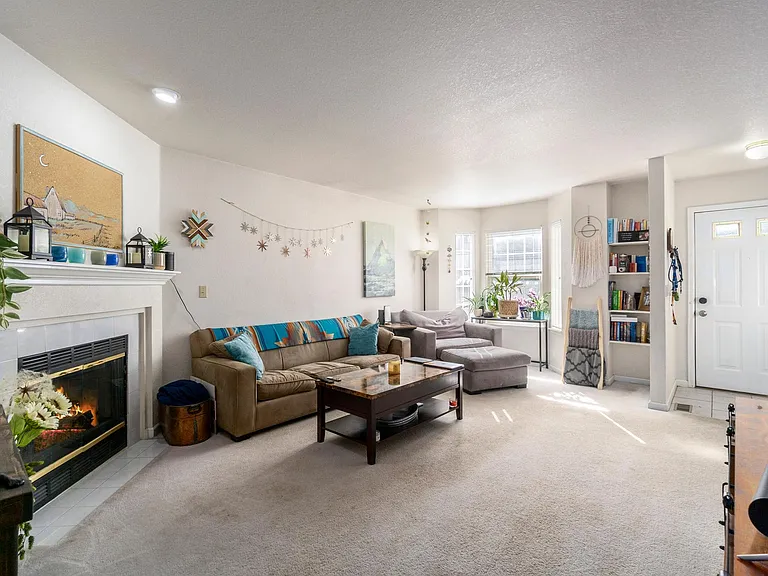 2805 Leisure Dr — Photo 3