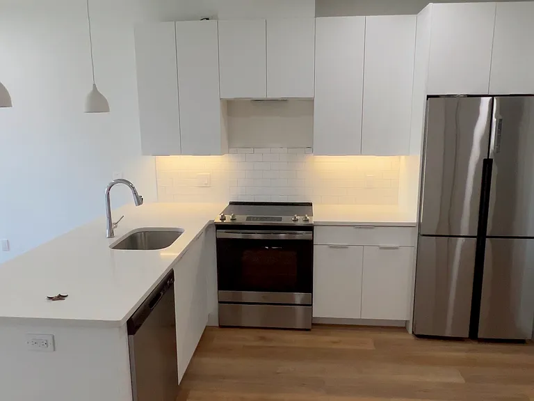 207 Freeway Dr E #3 — Photo 13