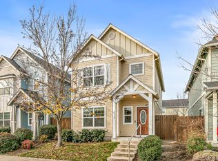 233 Wintersage Cir, Talent, OR 97540