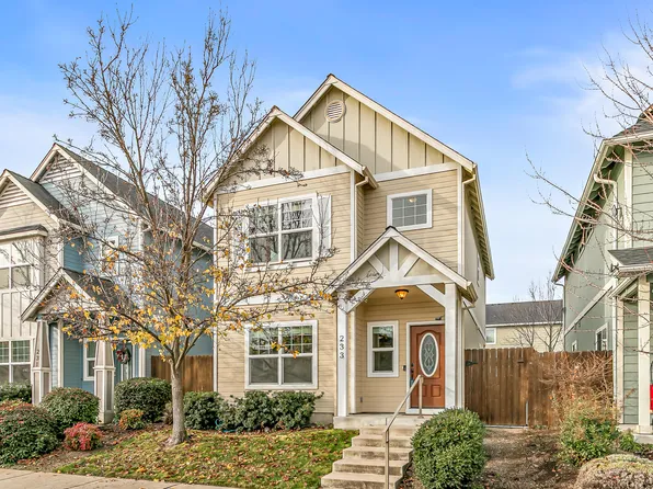 233 Wintersage Cir, Talent, OR 97540