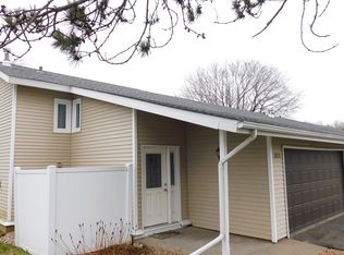 7832 Dunmore Rd, Woodbury, MN 55125