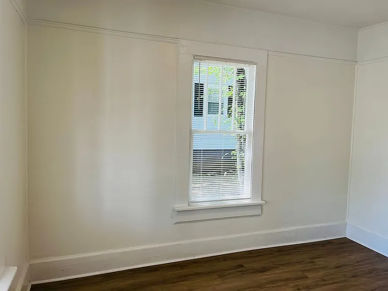 410 Alford St — Photo 17