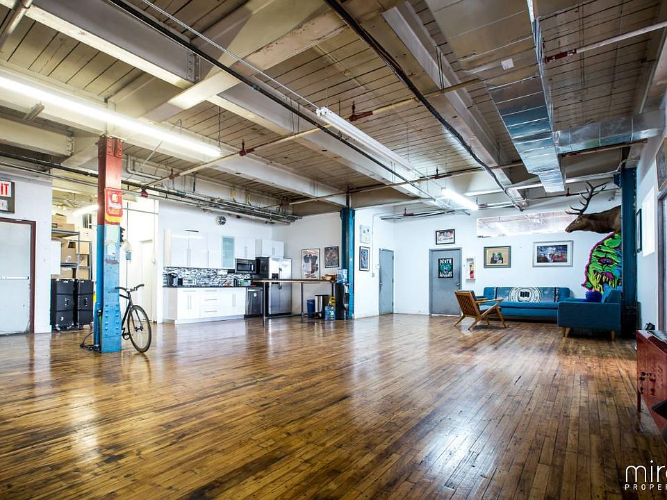 2nd image of 276 Greenpoint Ave Ste 8302