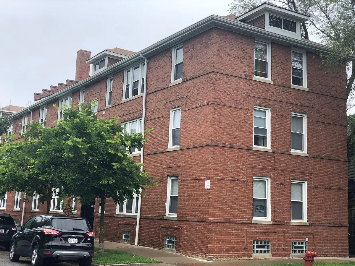 Building Photo - 6207 N Ravenswood Ave #1