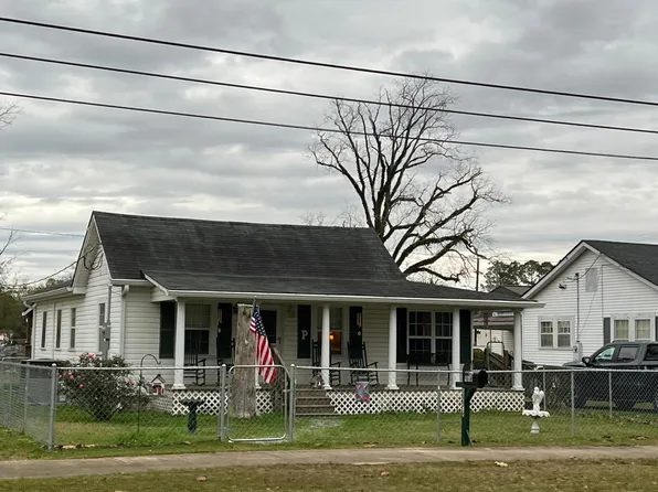 131 S Church St, Grove Hill, AL 36451