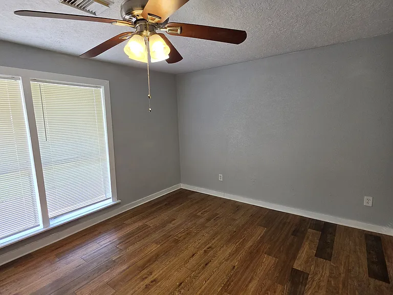7706 Thurow St — Photo 17