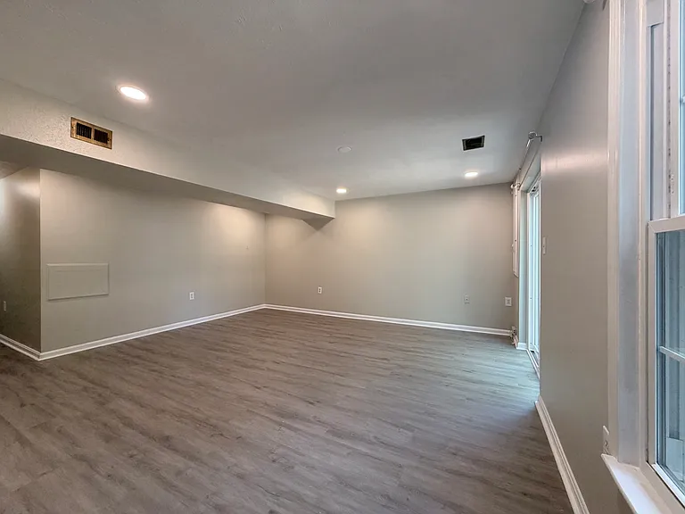 19533 Fetlock Dr — Photo 36