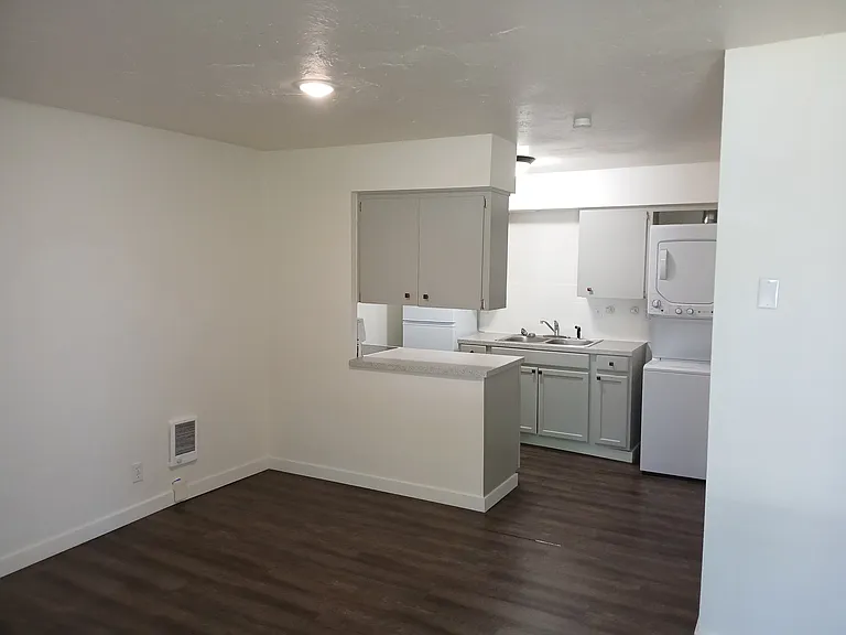1819 W 6th Ave #1819 — Photo 6