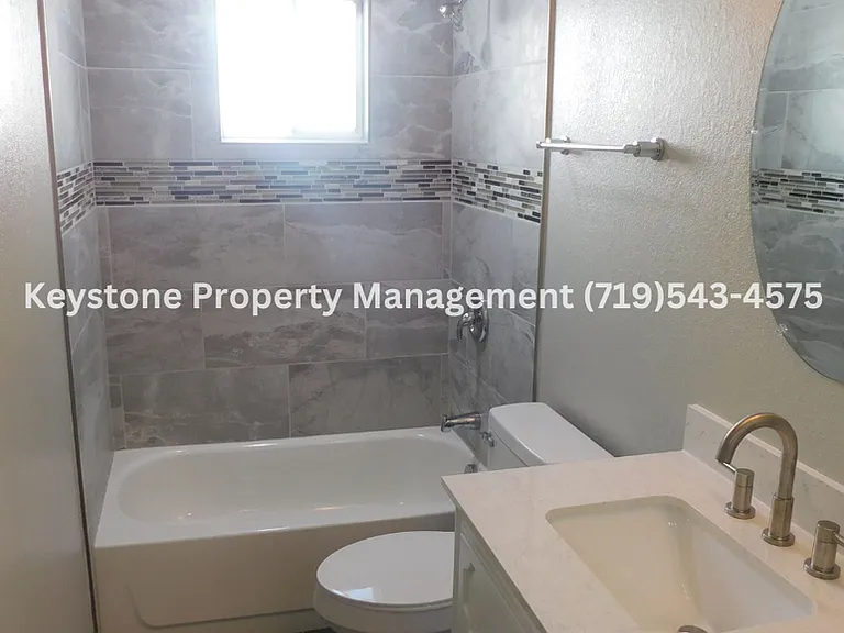 1410 Spruce St — Photo 11