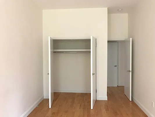 Rented by Salon Realty Corp | media 37