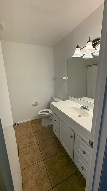 3 bed, 1100 sqft, $2,400 — Photo 4